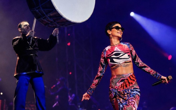 Xalq artisti Bakıda Rihanna ilə eyni səhnədə - Fotolar