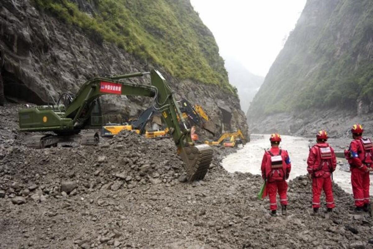 Tibetdə 261 əcnəbi itkin düşüb