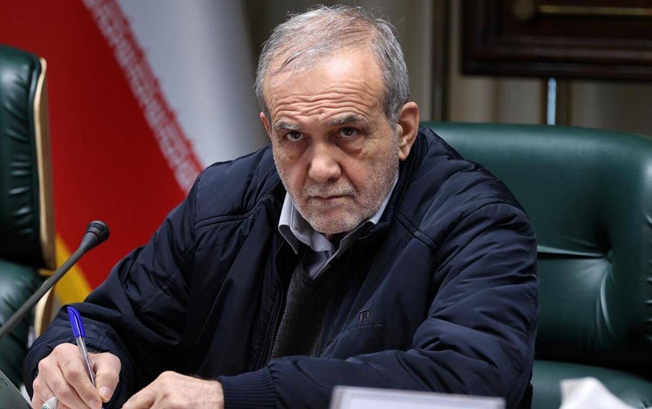 Pezeşkian: "İran televiziyasına baxmıram, görəndə əsəbiləşirəm" Pezeşkian: "İran televiziyasına baxmıram, görəndə əsəbiləşirəm"