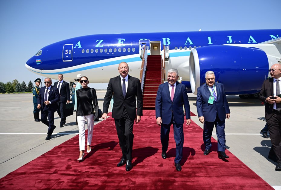 Prezident Bişkekdə belə qarşılandı &ndash; VİDEO