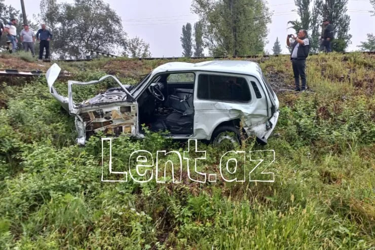 Zaqatalada "Niva" teplovozla toqquşdu: xəsarət alan var - FOTOLENT