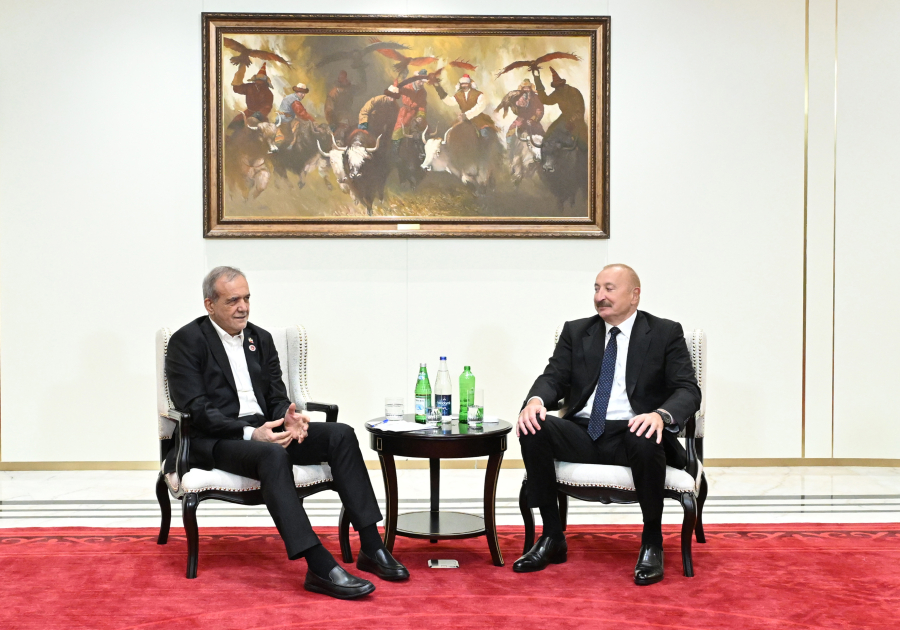 İlham Əliyev Pezeşkianla görüşündə: “Azərbaycanın yardımı qardaşlıq nümunəsidir” İlham Əliyev Pezeşkianla görüşündə: “Azərbaycanın yardımı qardaşlıq nümunəsidir”