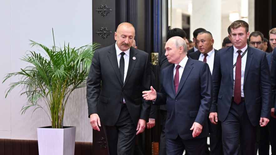 İlham Əliyev Vladimir Putinlə ayaqüstü söhbət etdi – FOTO/VİDEO İlham Əliyev Vladimir Putinlə ayaqüstü söhbət etdi – FOTO/VİDEO