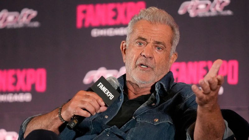 Mel Gibson onu ələ saldığına görə üzr istədi