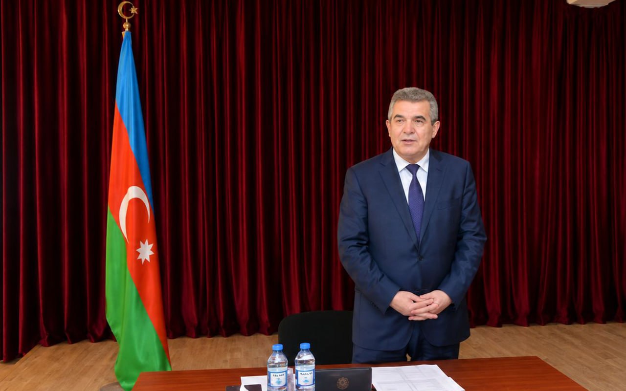 Daha üç vəzifəliyə hökm oxundu- Biri Mikayılovun uşaqlıq dostudur