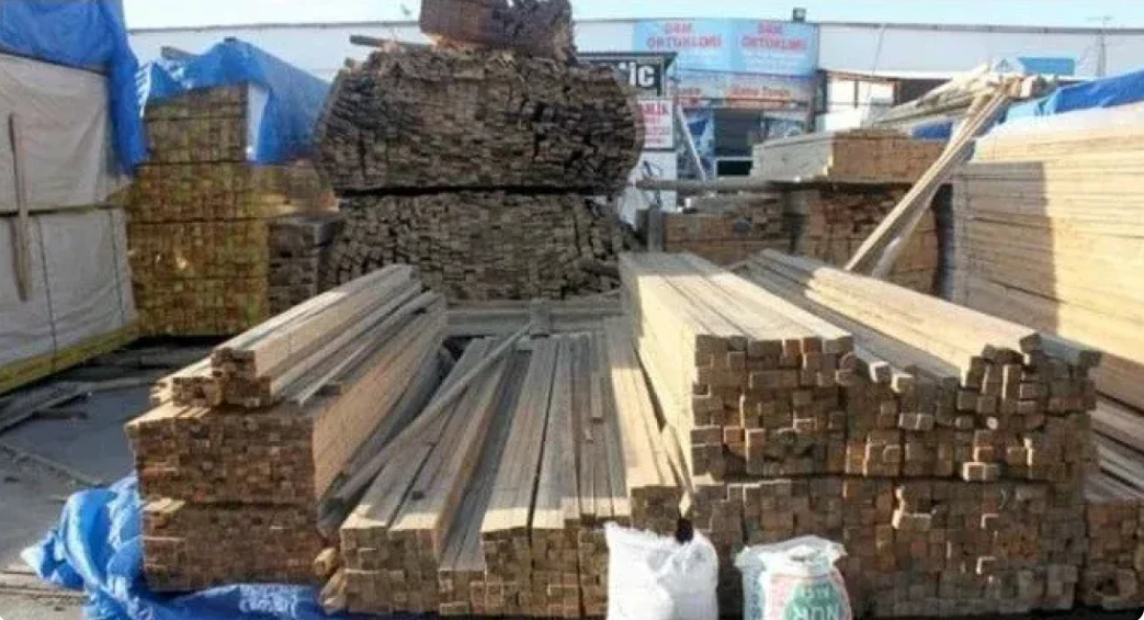 Dərnəgüldəki taxta bazarında meyit tapıldı