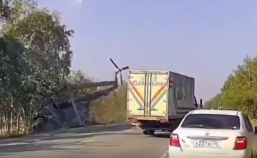 Helikopter avtomobil yoluna sərt eniş etdi - Xəndəyə yuvarlandı – ANBAAN VİDEO Helikopter avtomobil yoluna sərt eniş etdi - Xəndəyə yuvarlandı – ANBAAN VİDEO
