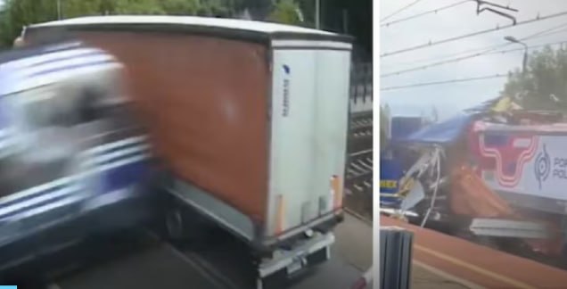 Polşada sərnişin qatarı yük maşınını parçalara böldü &ndash; ANBAAN VİDEO