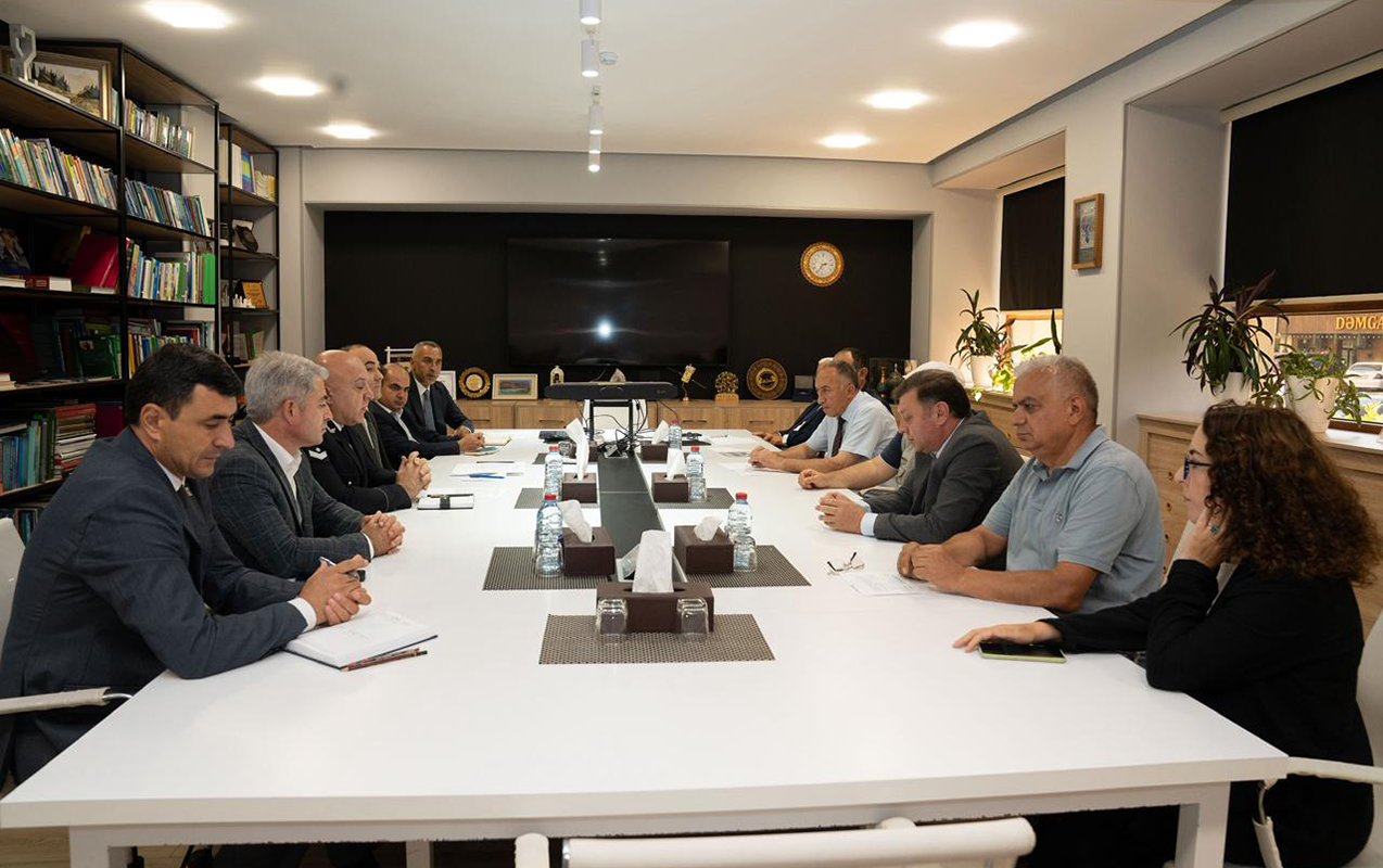Nazirlikdə ayılarla bağlı görüş keçirildi&ndash; FOTO