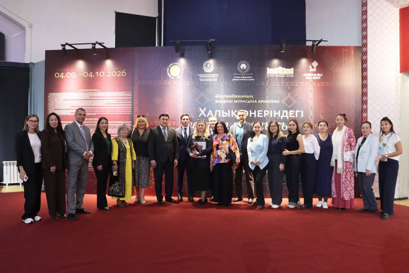 Almatıda &ldquo;Zamanın nəfəsi xalq sənətində&rdquo; sərgisi açılıb &ndash; FOTO