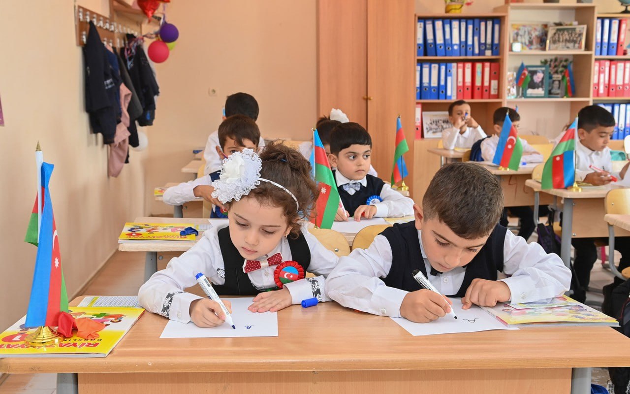 Valideynlərin NƏZƏRİNƏ – Şagird yerdəyişməsi bu gün dayandırılır Valideynlərin NƏZƏRİNƏ – Şagird yerdəyişməsi bu gün dayandırılır