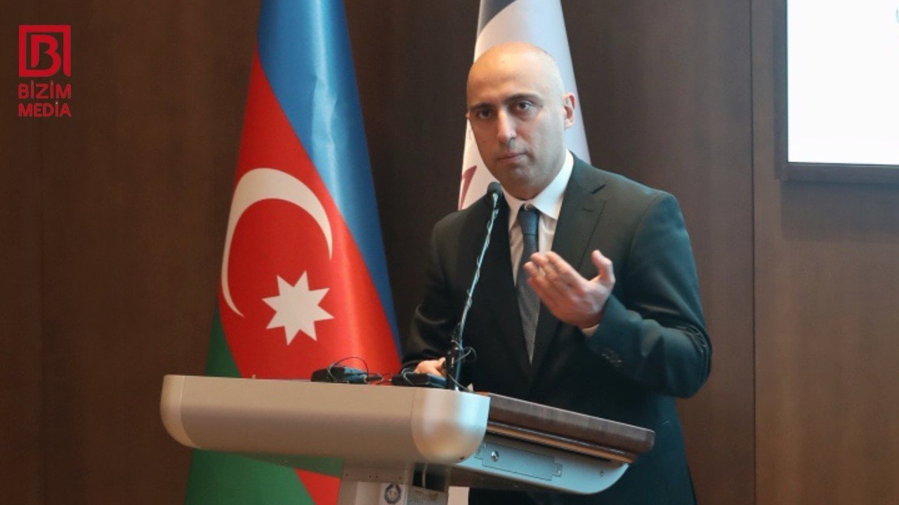 Emin Əmrullayev: “63 ballıq artımla dünyada ikinci ən yaxşı nəticə göstərən ölkəyik” Emin Əmrullayev: “63 ballıq artımla dünyada ikinci ən yaxşı nəticə göstərən ölkəyik”
