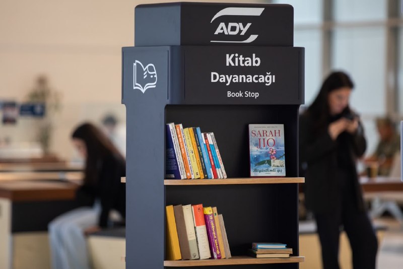 Sumqayıt Dəmiryol Vağzalında da &ldquo;Kitab Dayanacağı&rdquo; istifadəyə verildi &ndash; FOTO