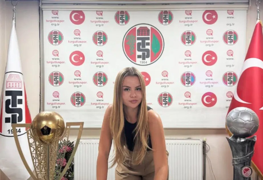22 yaşlı qız Türkiyənin futbol klubuna baş məşqçi təyin olundu