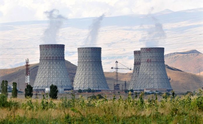 Rusiya Ermənistanda yeni atom elektrik stansiyası tikəcək?