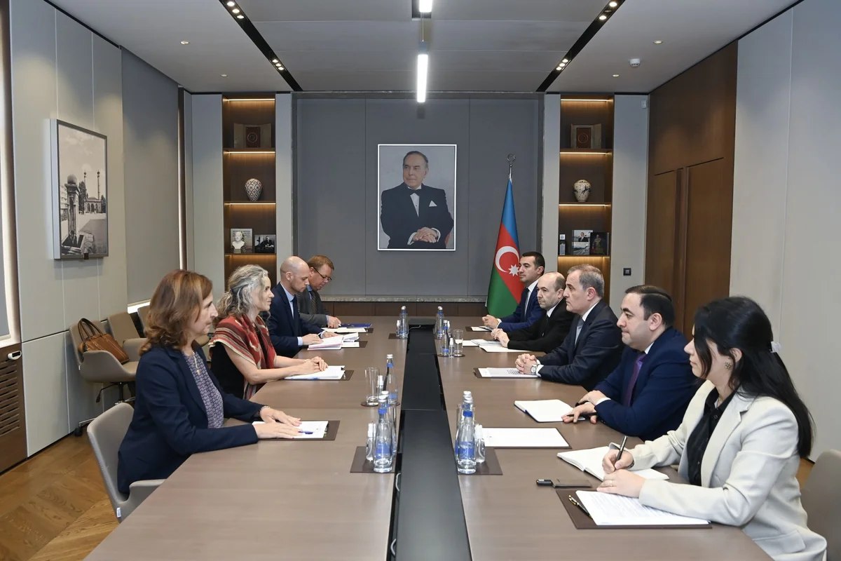 Ceyhun Bayramov Aİ rəsmisi ilə görüşdü: Nələr müzakirə edildi? &ndash; FOTO