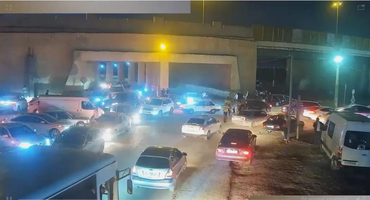 Suraxanıda təmirə görə yolda sıxlıq yarandı - VİDEO Suraxanıda təmirə görə yolda sıxlıq yarandı - VİDEO
