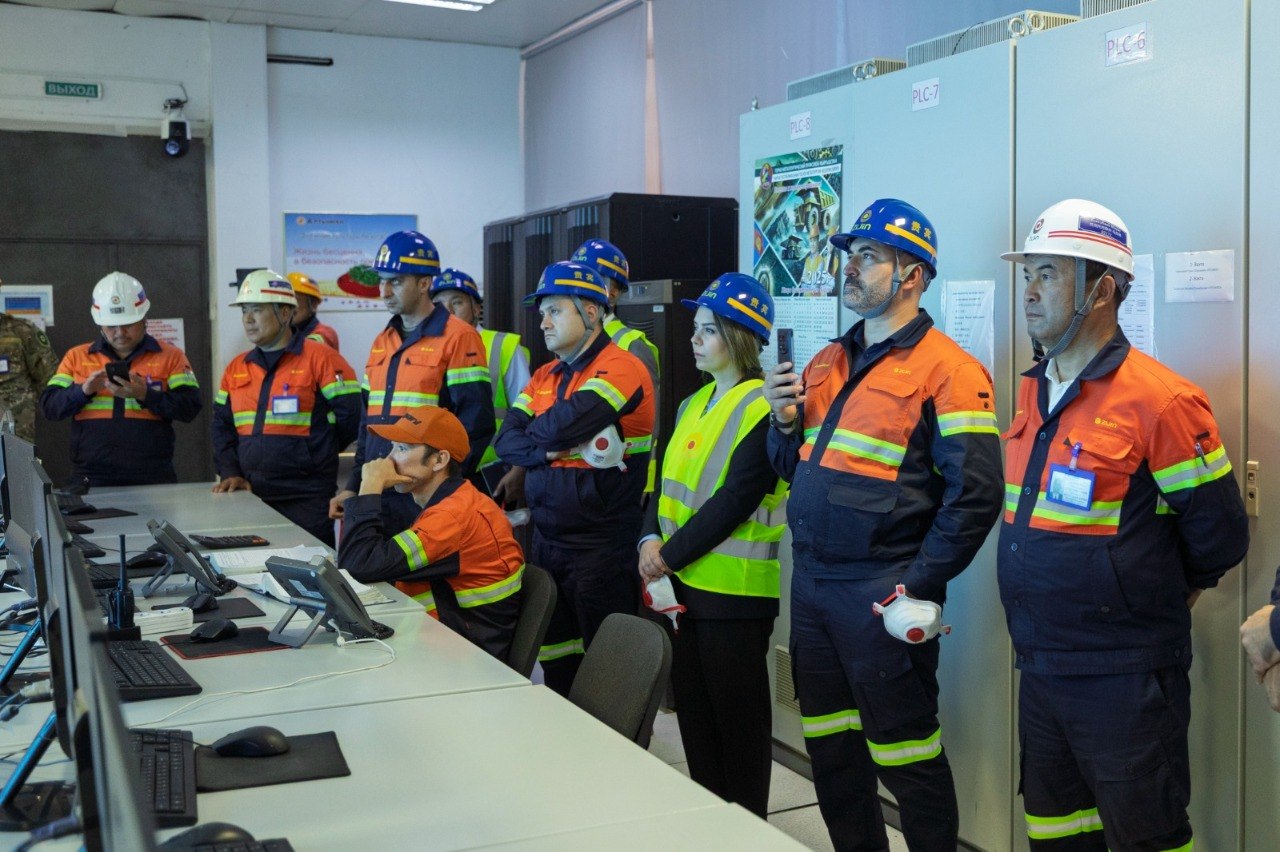 Azərbaycan nümayəndə heyəti Qırğızıstanda &ldquo;Altynken&rdquo; qızıl mədəni və affinaj zavodunda &ndash; FOTO