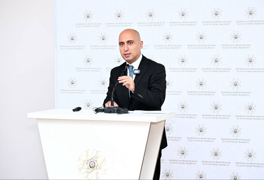 &ldquo;Adı məktəbdə, özü repetitor yanındadır&rdquo; - Nazir