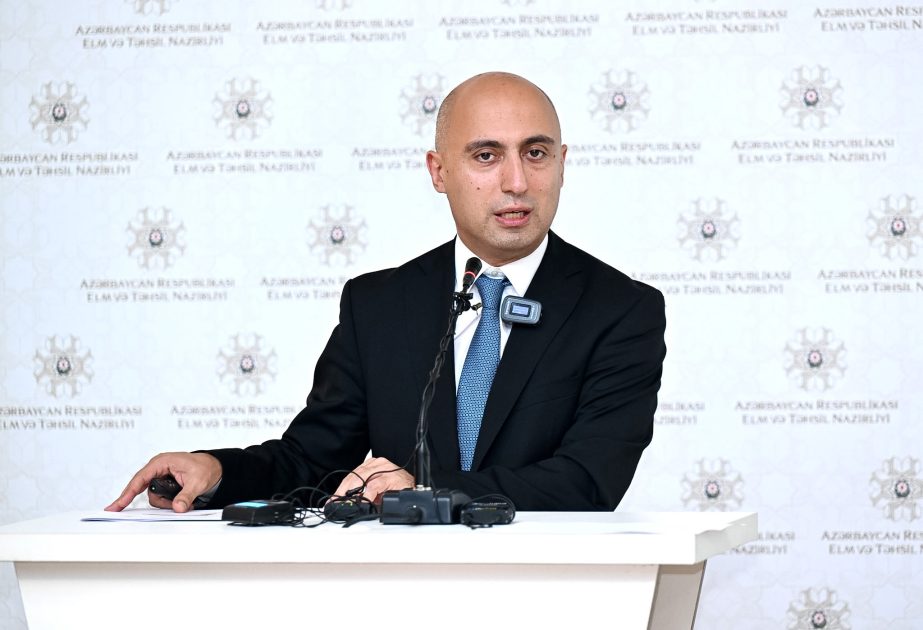 Emin Əmrullayevdən Bilik Günü ilə bağlı TƏBRİK