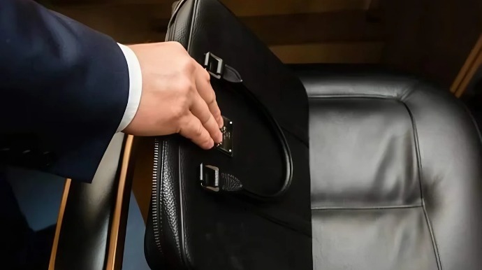 Agentlik sədrinin müşaviri işdən çıxarıldı - FOTO