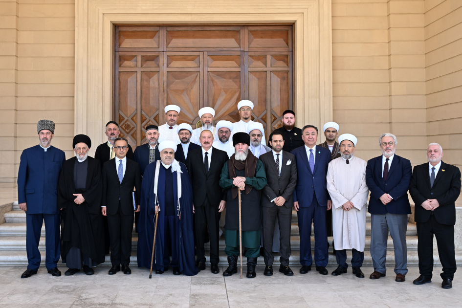 Türk dünyası ilə İslam aləminin kəsişməsində - Azərbaycanın təklif etdiyi YENİ BİRLİK MODELİ