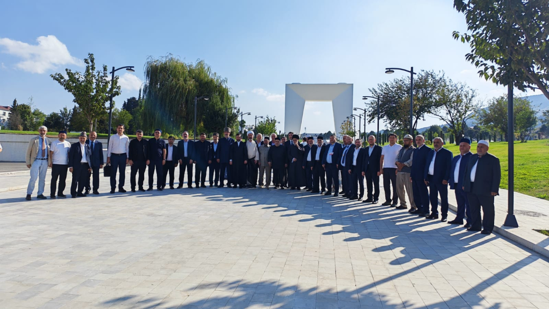 Beynəlxalq konfransın iştirakçıları Xankəndi şəhərində - FOTO Beynəlxalq konfransın iştirakçıları Xankəndi şəhərində - FOTO