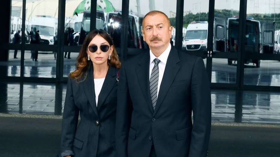 Prezident və xanımı Şamaxıda Pir Ömər Sultan ziyarətgahında