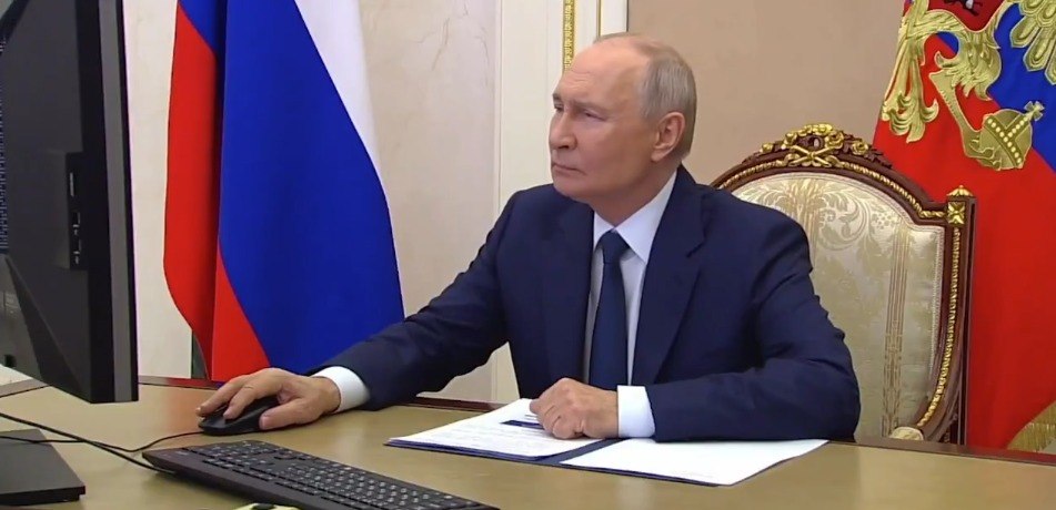 Putin Dumaya seçkidə onlayn formatda səs verdi &ndash; VİDEO