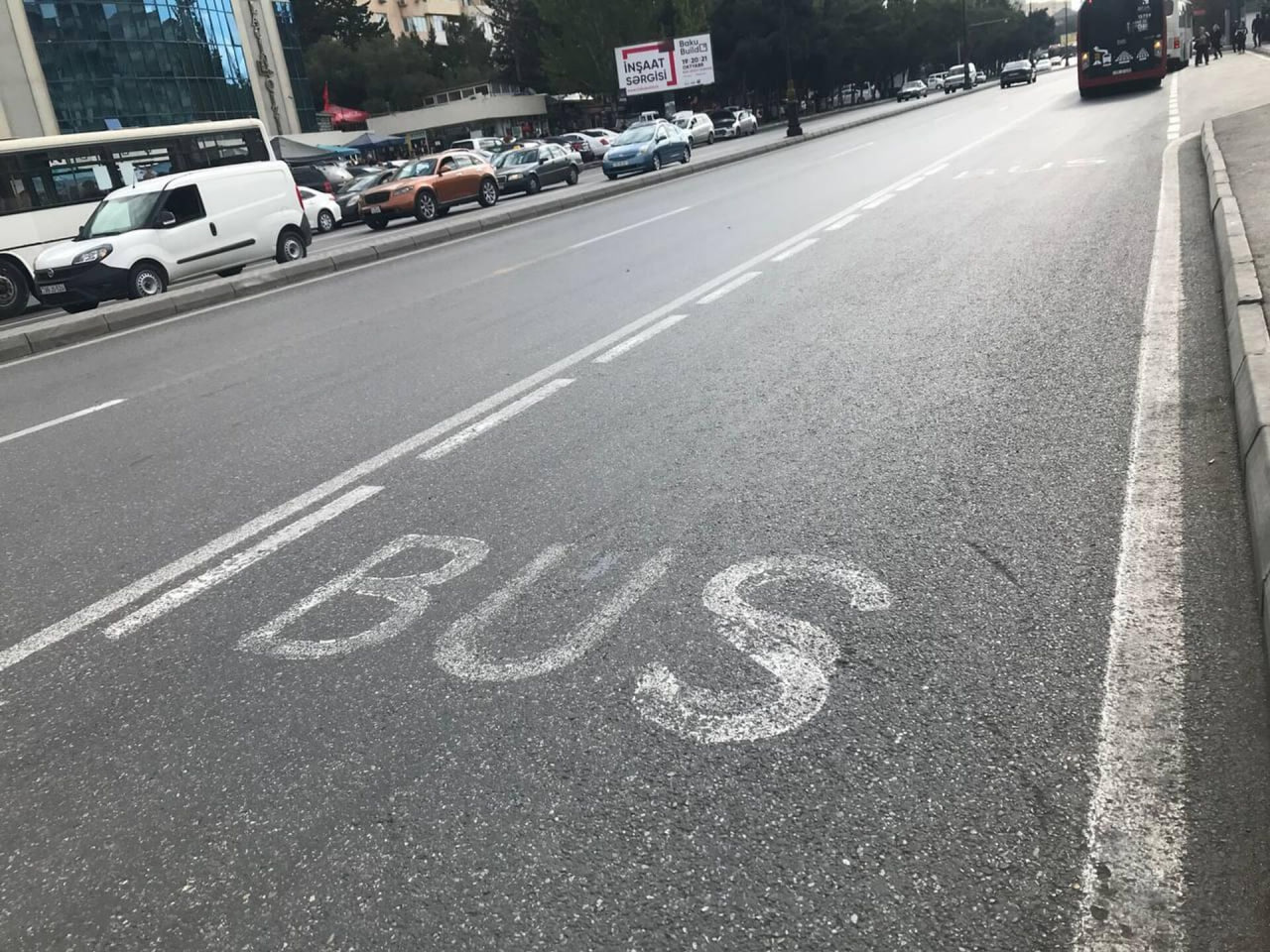 Daha iki küçədə avtobus zolağı yaradılır &ndash; FOTO