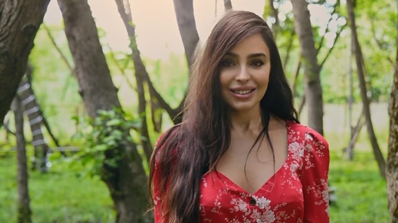 Leyla Əliyeva Nüsrət Kəsəmənlinin məşhur şeirini oxudu &ndash; VİDEO