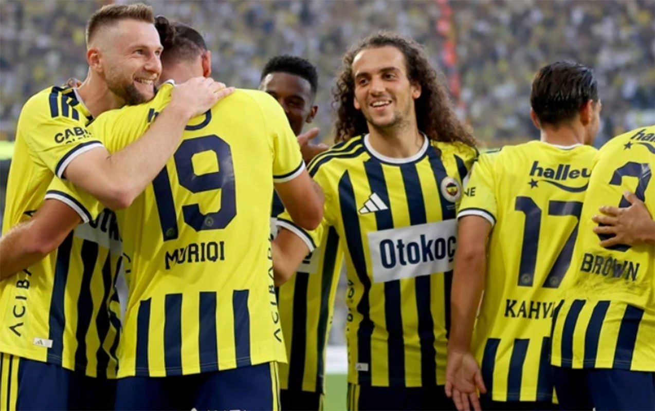 &ldquo;Fənərbaxça&rdquo; rəqibini darmadağın etdi