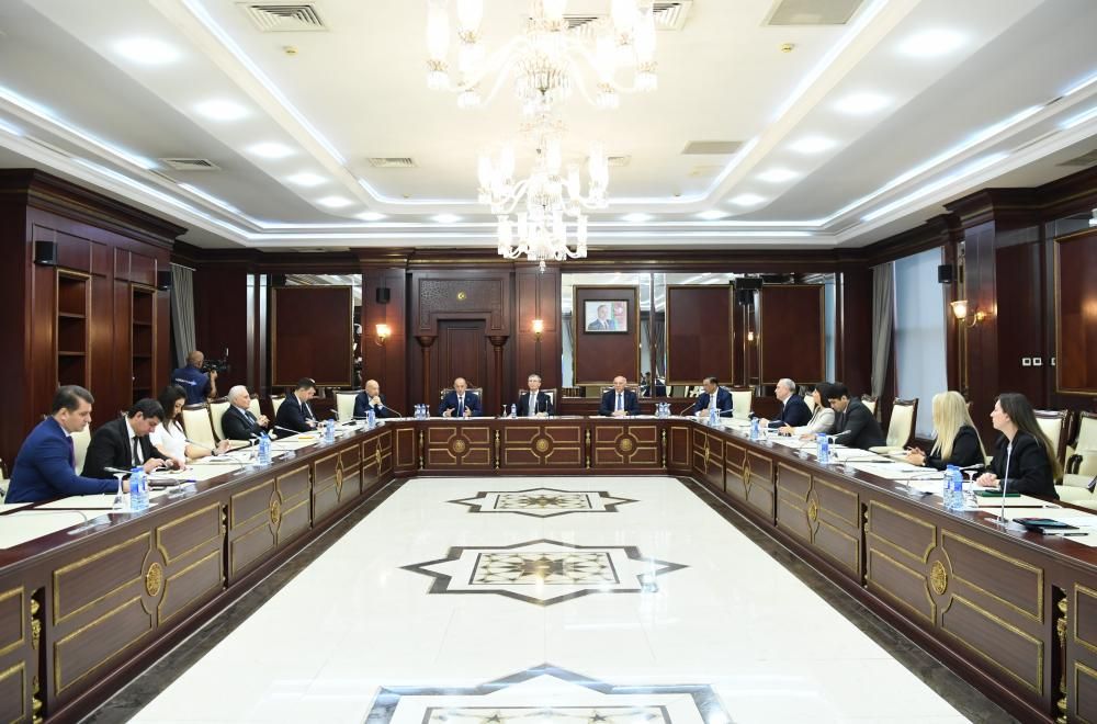 Milli Məclisin İnsan hüquqları komitəsində payız sessiyasının ilk iclası keçirildi &ndash; FOTO