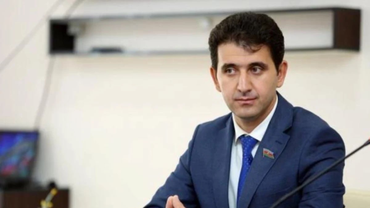 Deputat gecə saatlarında tikinti aparılmasına etiraz etdi