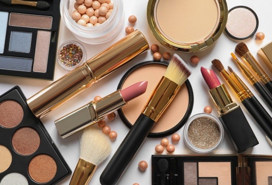 Saxta kosmetik məhsulu necə tanımaq olar? – Nazirliyin mütəxəssisi AÇIQLADI Saxta kosmetik məhsulu necə tanımaq olar? – Nazirliyin mütəxəssisi AÇIQLADI
