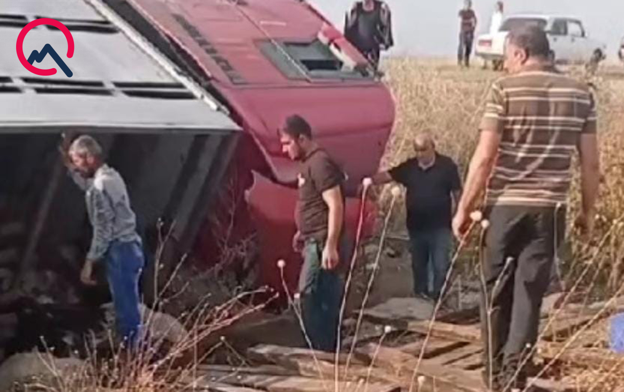 Sürücü yuxulayıb maşını aşırdı - Heyvanlar tələf oldu Sürücü yuxulayıb maşını aşırdı - Heyvanlar tələf oldu
