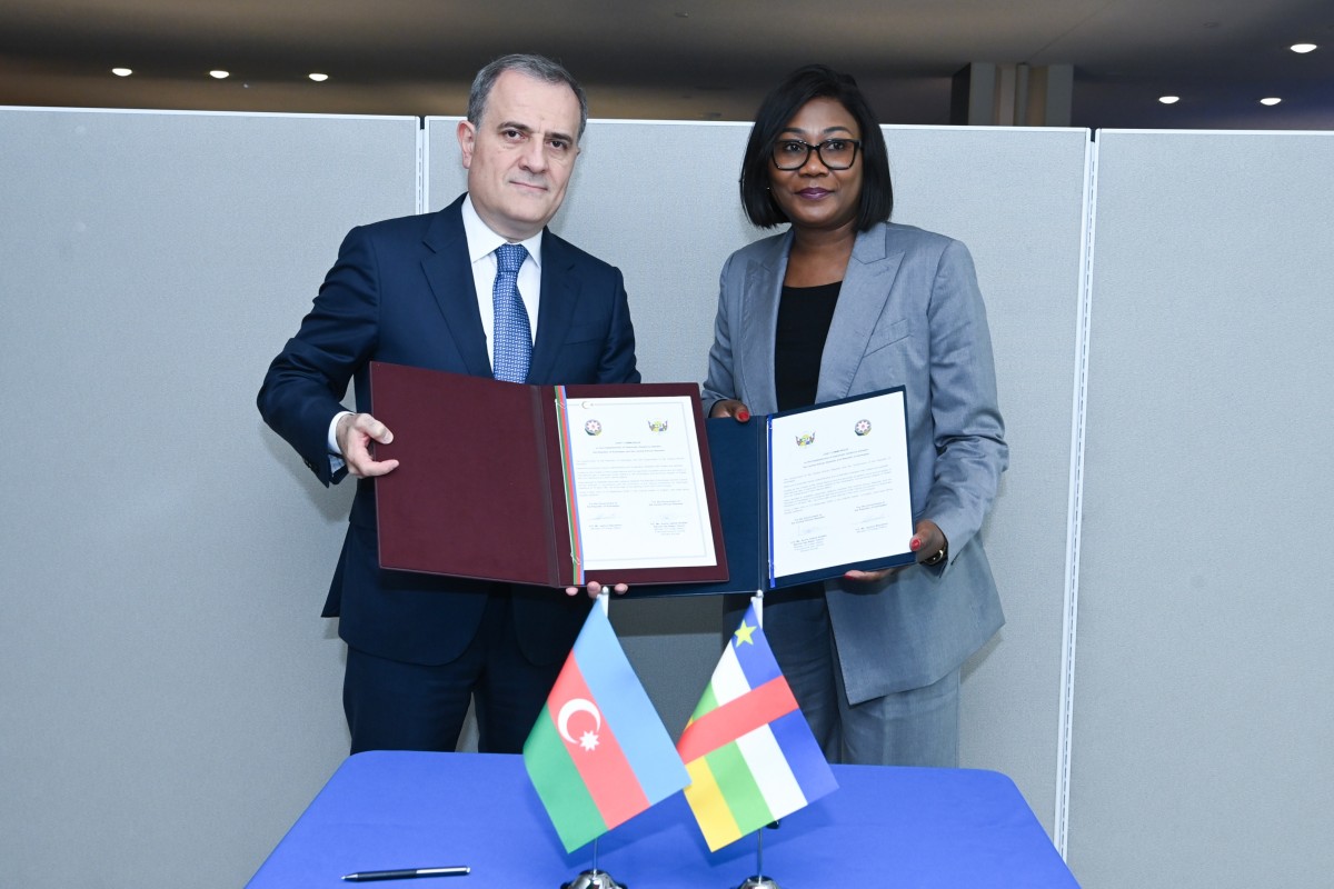 Azərbaycan və Mərkəzi Afrika Respublikası arasında diplomatik əlaqələr yaradıldı &ndash; FOTO