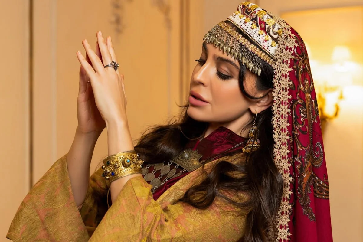 Leyla Əliyeva XIX əsrə aid Azərbaycan geyimində &ndash; FOTO