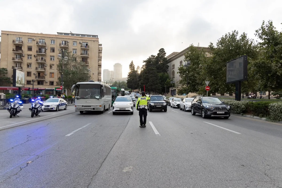 Polis "Formula 1"lə əlaqədar gücləndirilmiş iş rejiminə keçib - FOTO/VİDEO Polis "Formula 1"lə əlaqədar gücləndirilmiş iş rejiminə keçib - FOTO/VİDEO