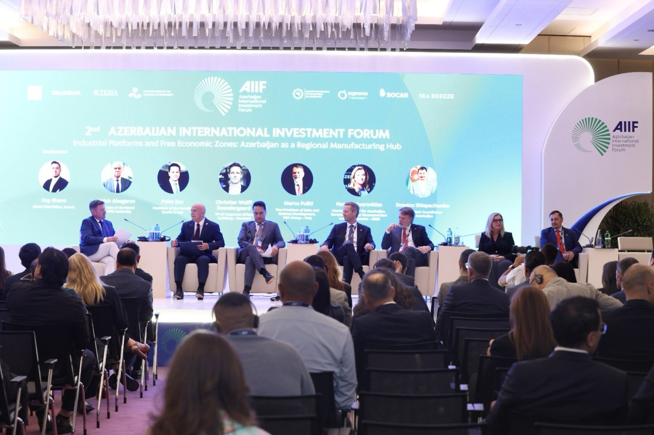 Beynəlxalq İnvestisiya Forumu: Azərbaycan regional istehsal mərkəzi kimi rolu müzakirə olundu &ndash; FOTO