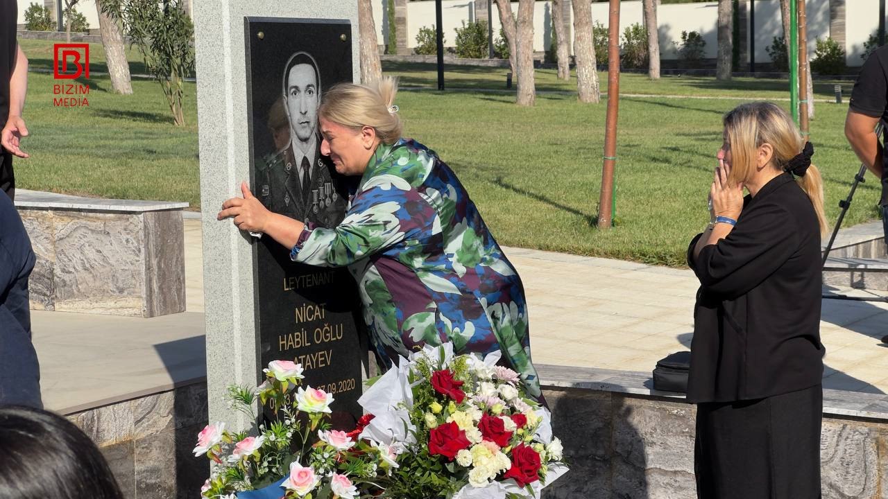 Hərbi Memorial Məzarlıqdan duyğusal görüntülər - FOTO