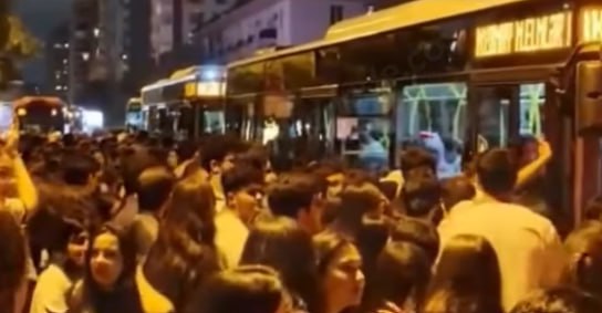 Minlərlə tələbə, uzun növbələr - &ldquo;Elmlər Akademiyası&rdquo;nda avtobusların sayı ARTIRILACAQ?