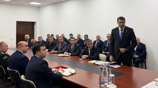 Gədəbəyin yeni icra başçısı kollektivə təqdim olundu &ndash; FOTO