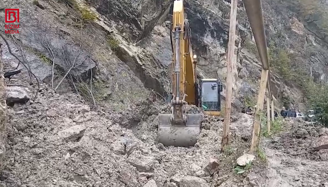 Sürüşmə baş verən Quba-Xınalıq yolunda son vəziyyət &ndash; VİDEO
