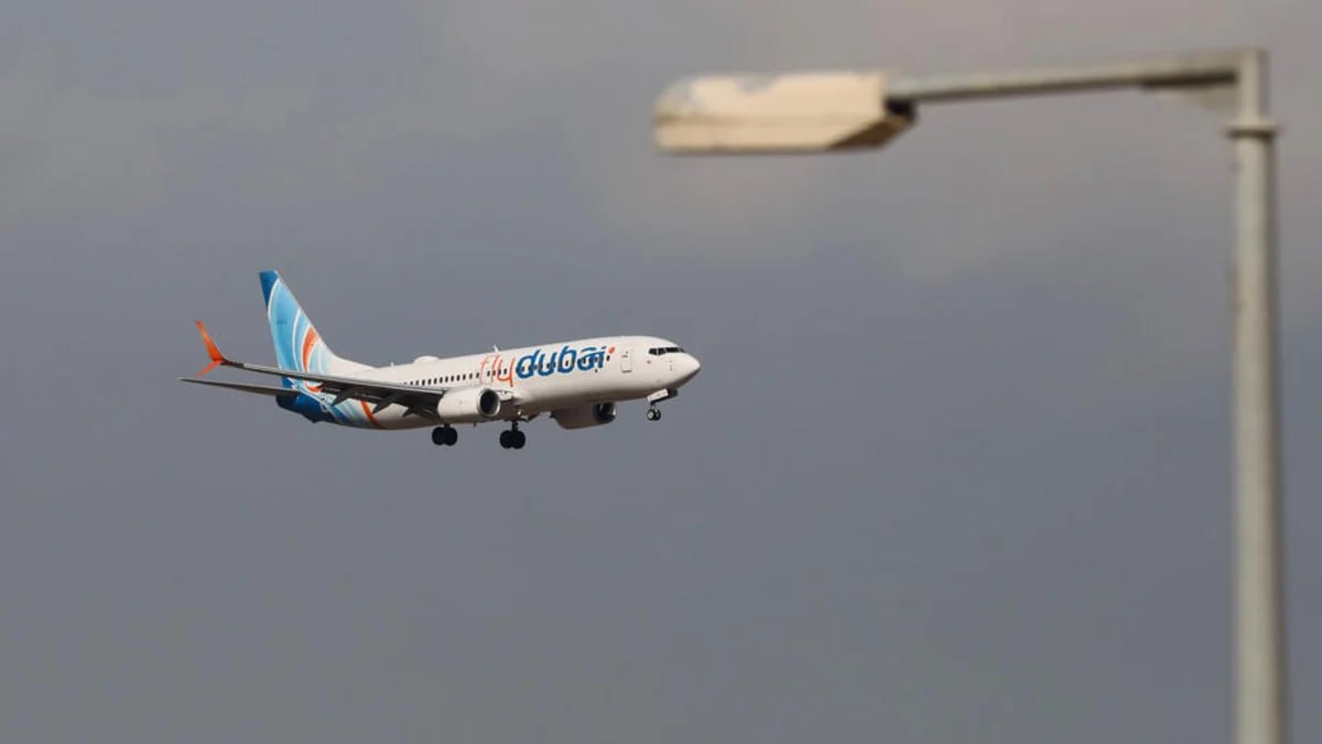 Daha bir "Flydubai" təyyarəsi qəfildən istimaqətini dəyişdi: Nə baş verir?