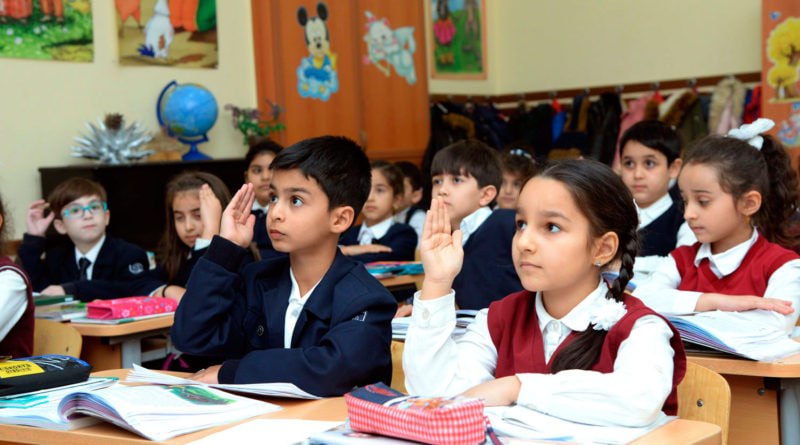 Məktəblərdə &ldquo;fond pulu&rdquo; yığılması qanunidirmi?