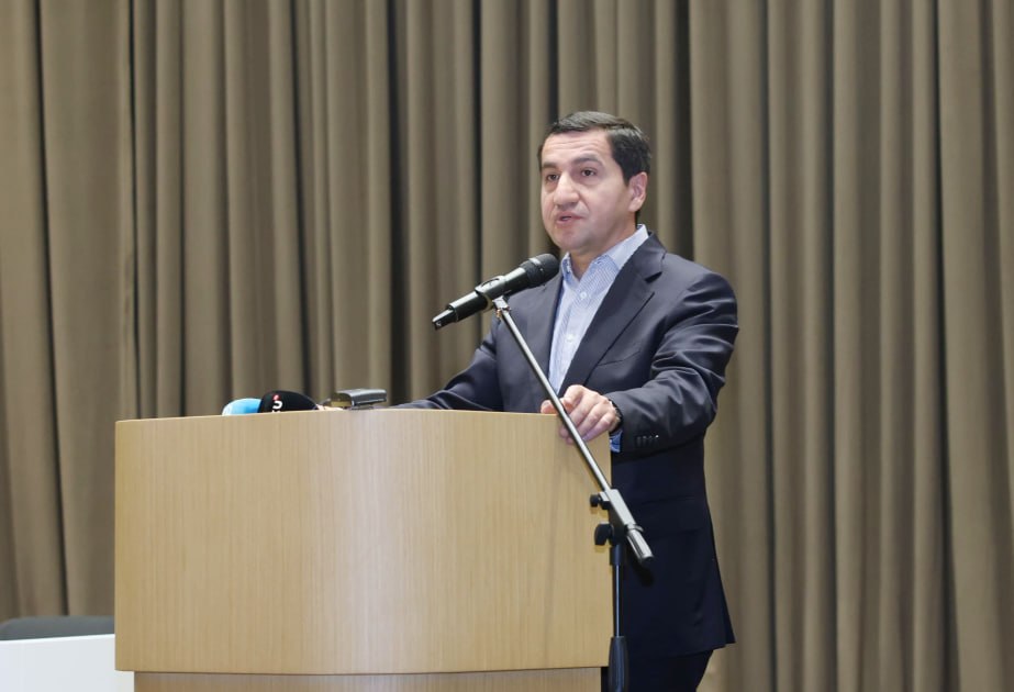 Hikmət Hacıyev: &ldquo;Ermənistan Konstitusiyasının dəyişdirilməsi sülh sazişinə doğru son addımdır&rdquo;