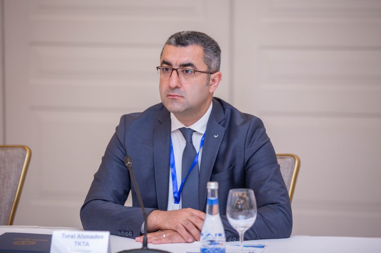 "Ayağı universitetə dəyməyib, əlində diplomu var" - Agentlik sədri