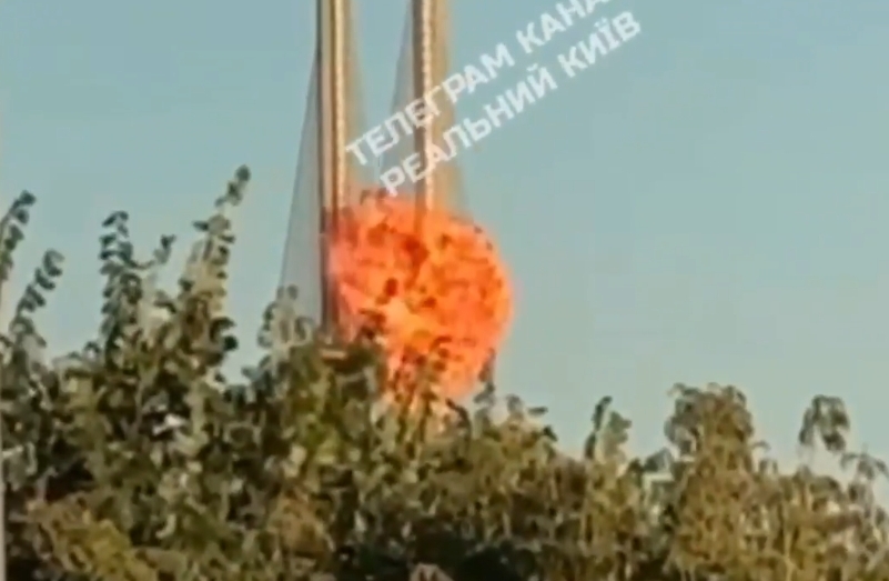 Kiyev körpüsü yenə vuruldu - VİDEO