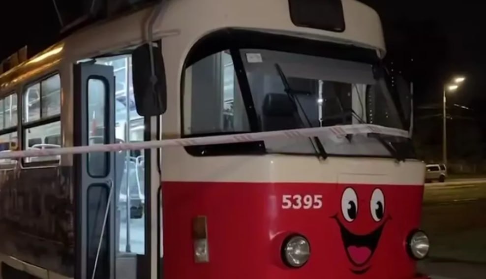 Sərxoş vəziyyətdə tramvayı qaçırdı &ndash; VİDEO